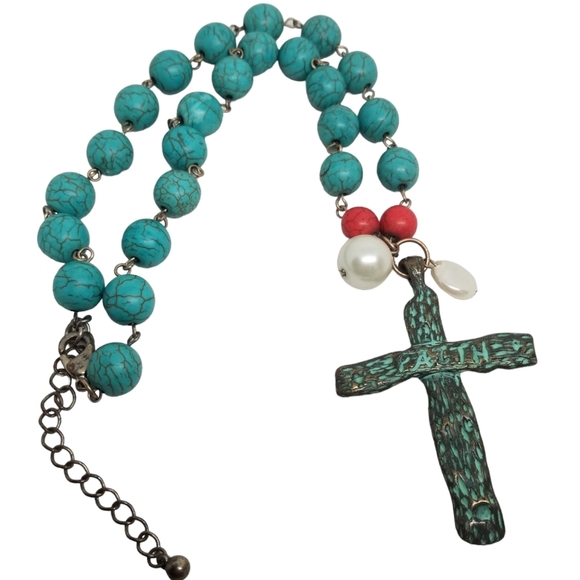 VINTAGE SOUTHWEST STYLE BLUE HOWLITE BEADED NECKLACE WITH FAITH CROSS PENDANT - Picture 3 of 8